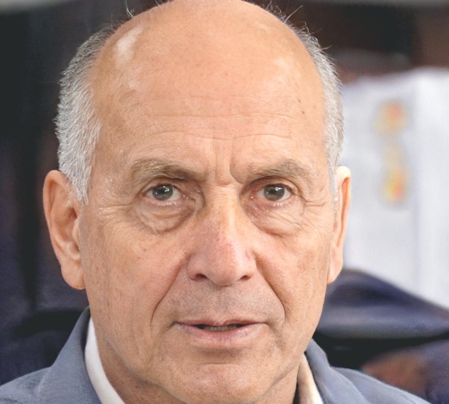 Carlos Mendoza - Especialista en Técnicas Clásicas
